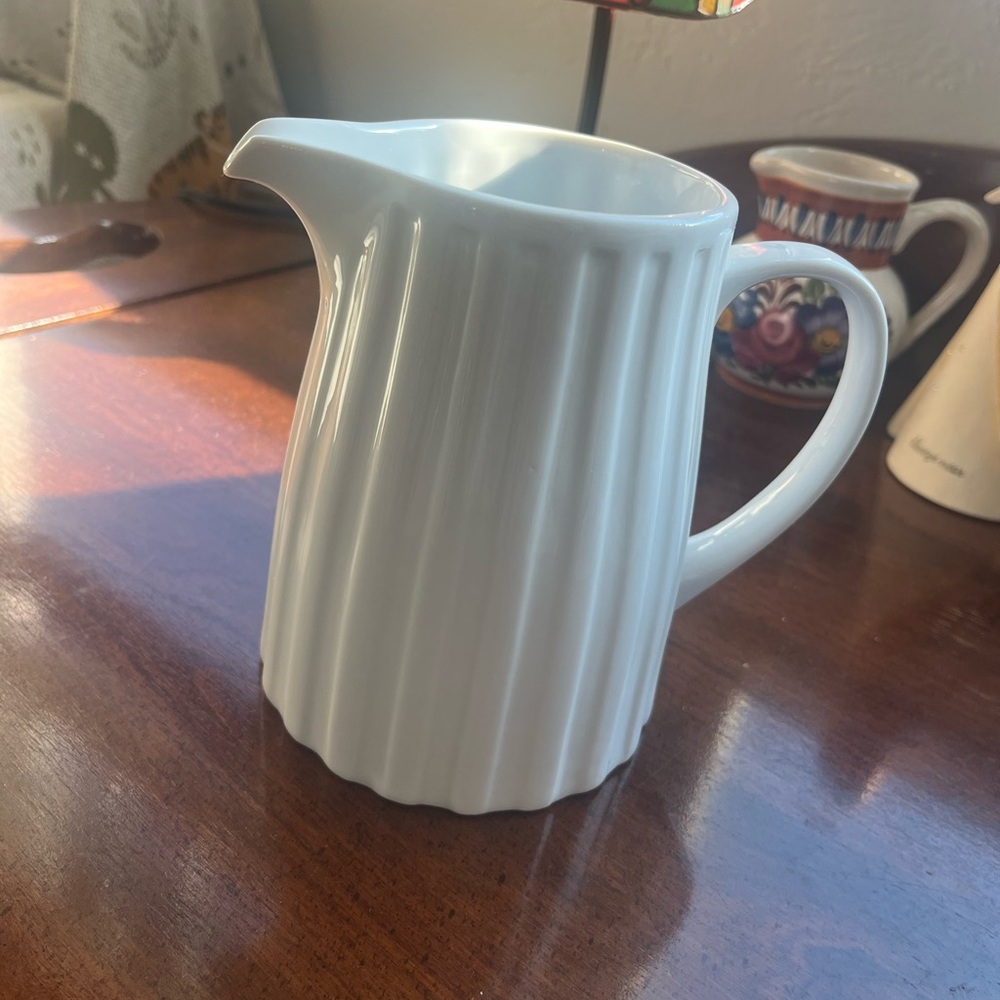 Crate & Barrel Ribbed White Ceramic Milk Creamer 5" Pitcher W/ Handle